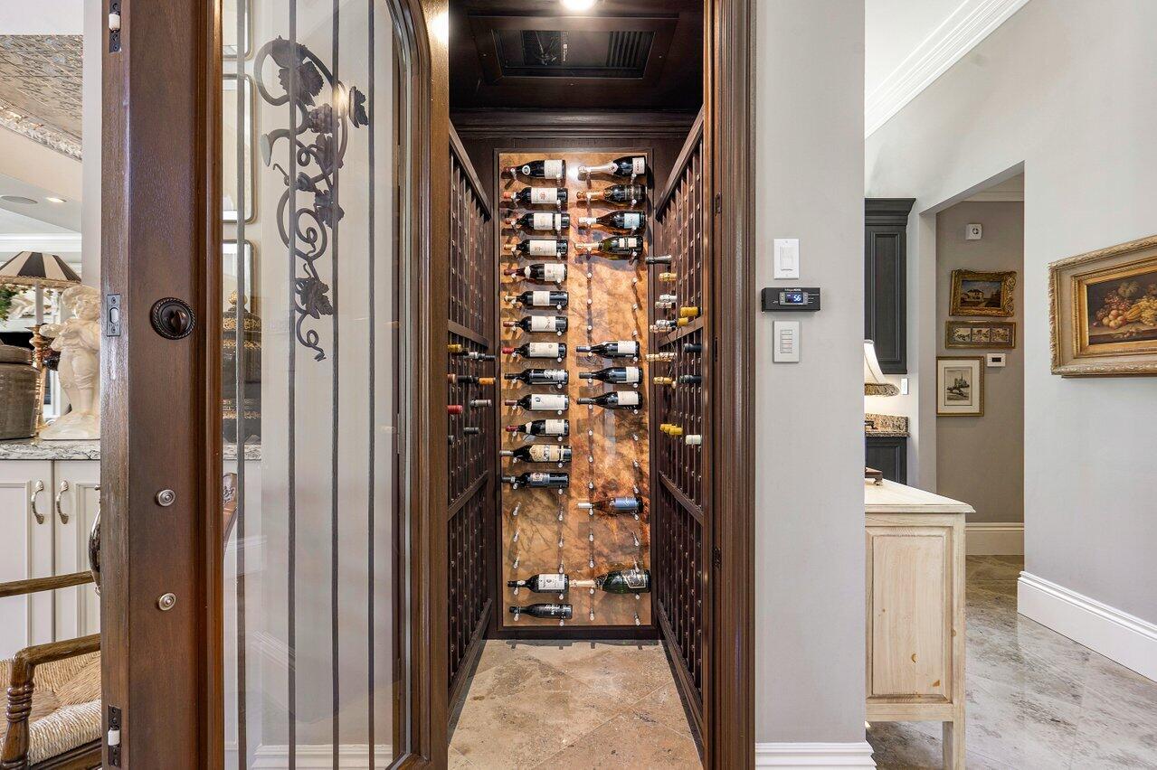 ADMIRALS COVE PAR E - Residential