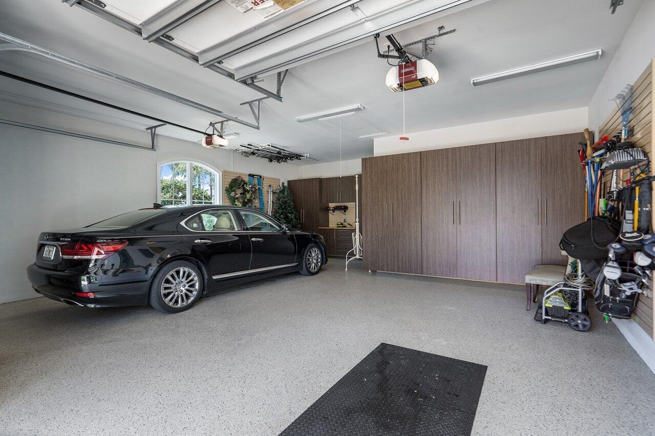 ADMIRALS COVE PAR E - Residential