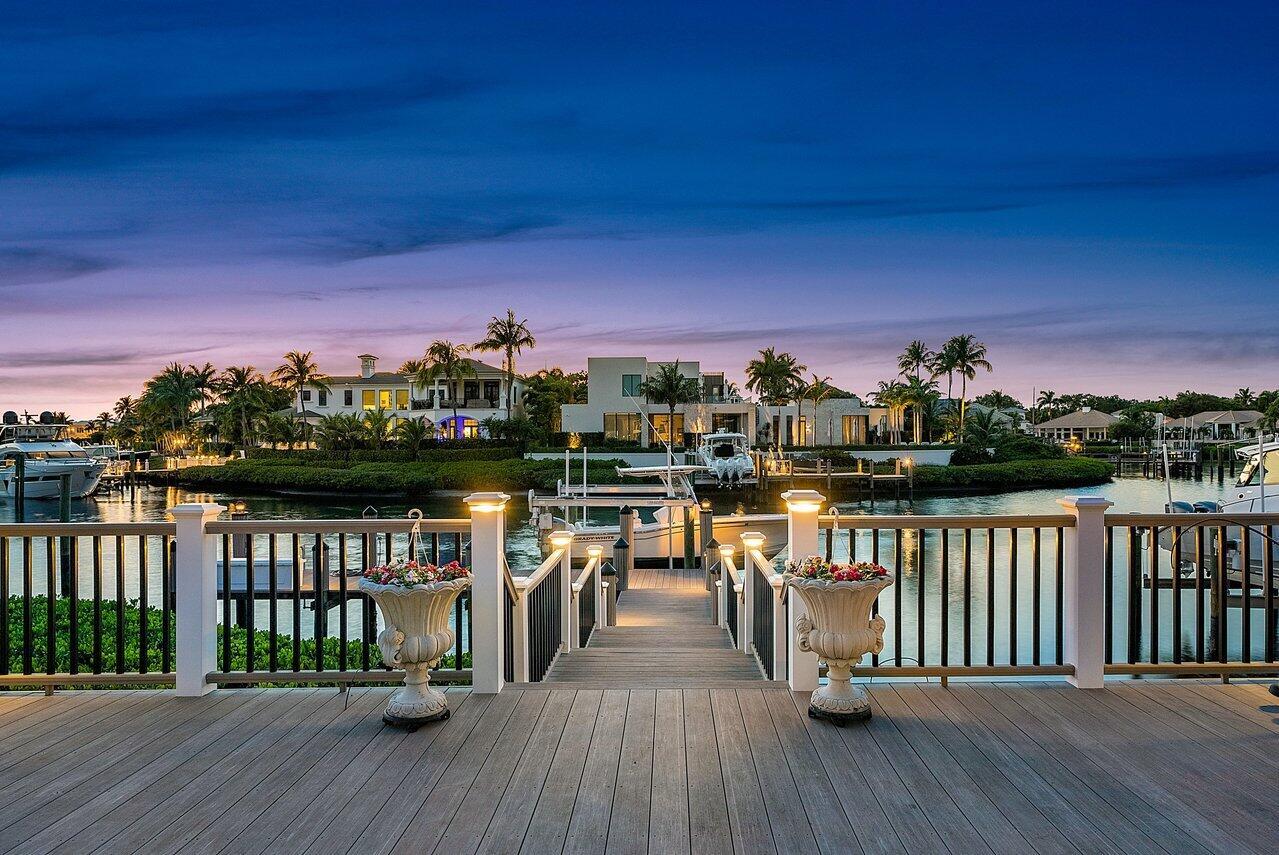 ADMIRALS COVE PAR E - Residential