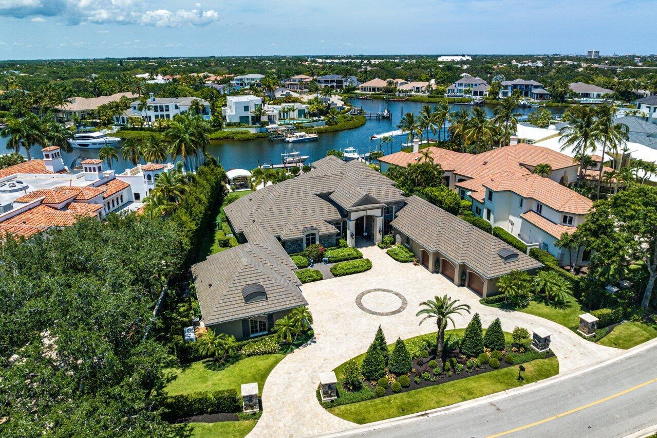 ADMIRALS COVE PAR E - Residential