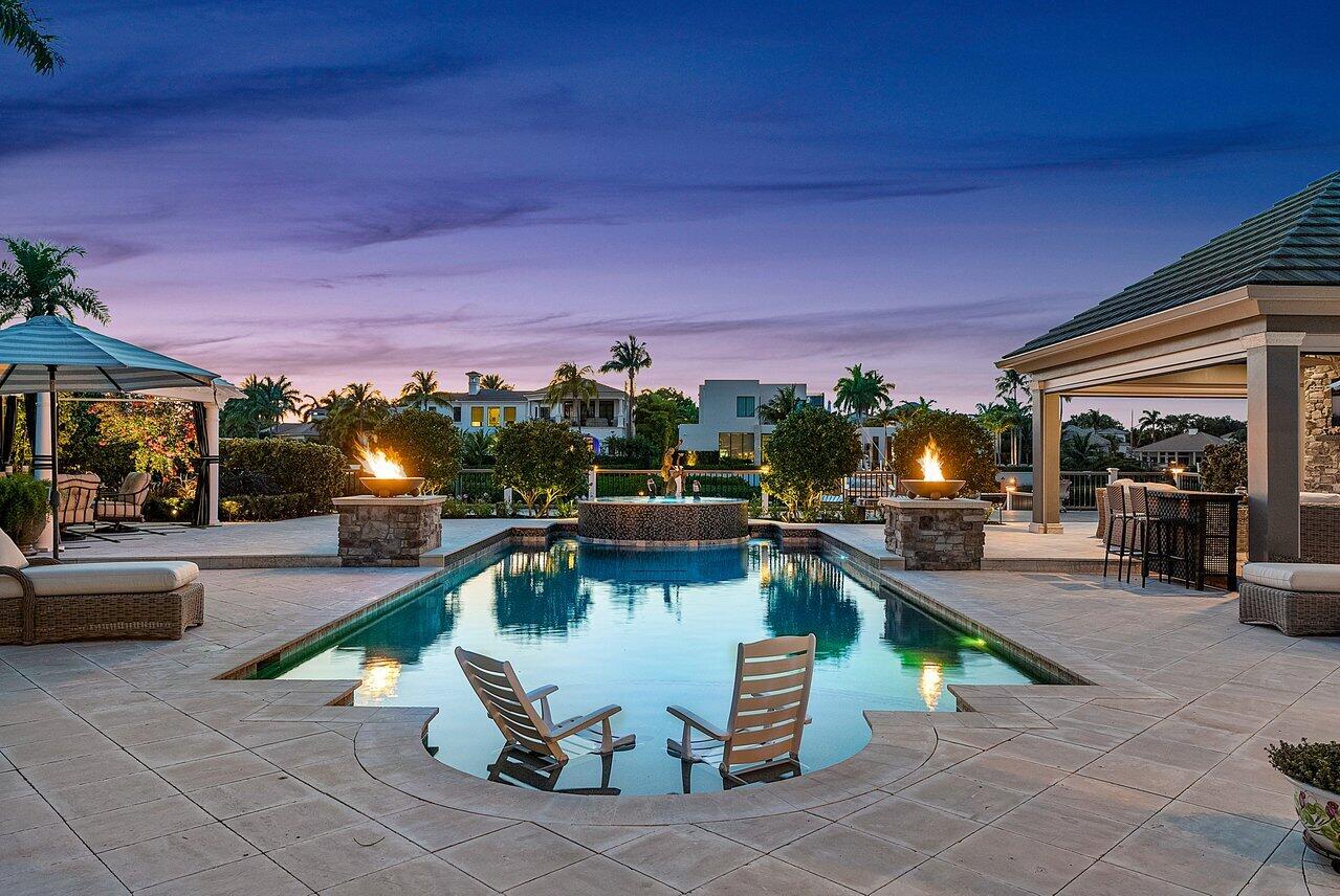 ADMIRALS COVE PAR E - Residential