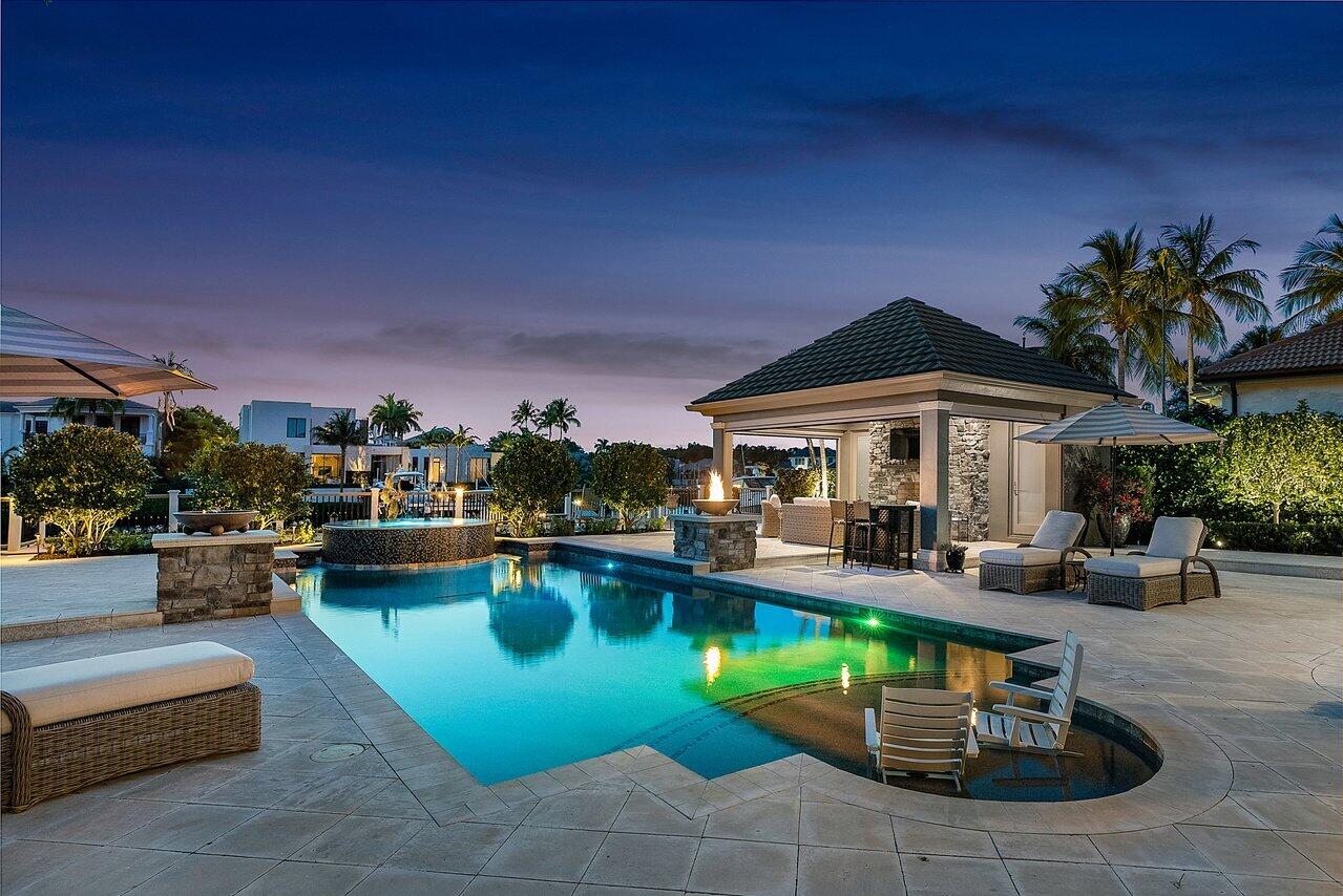 ADMIRALS COVE PAR E - Residential