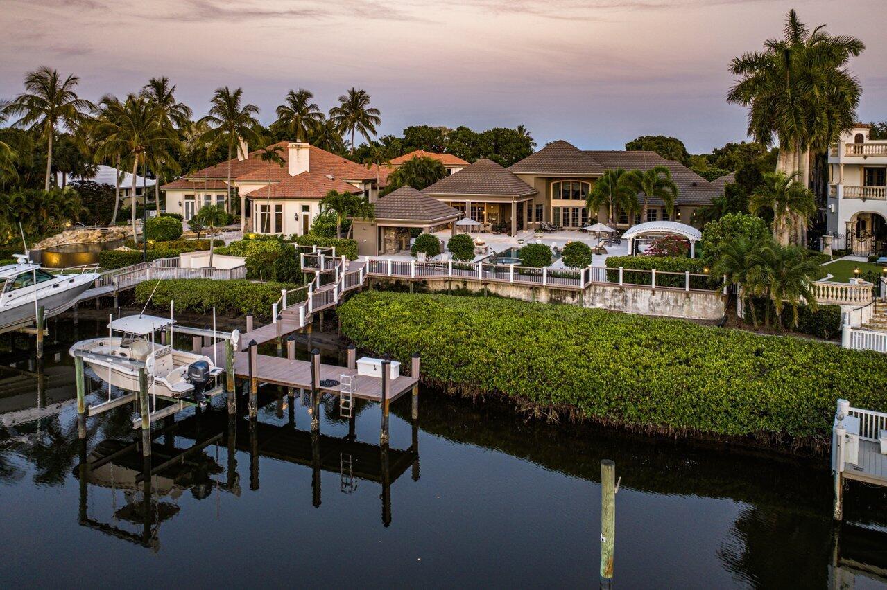 ADMIRALS COVE PAR E - Residential