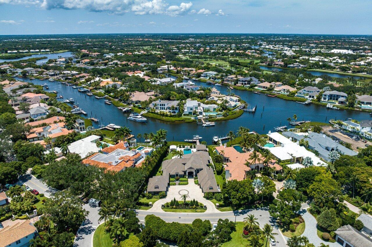 ADMIRALS COVE PAR E - Residential