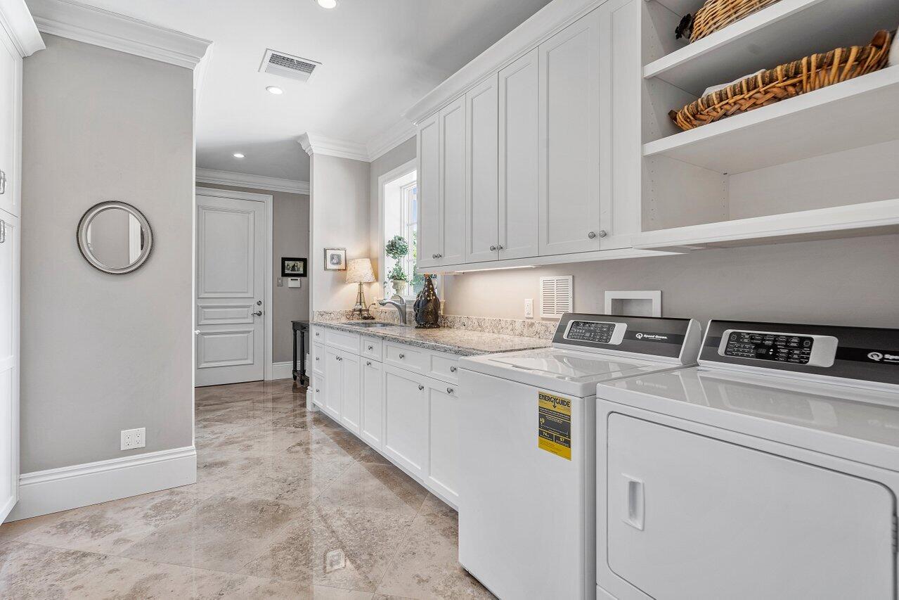 ADMIRALS COVE PAR E - Residential