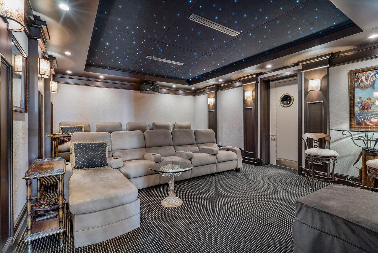 ADMIRALS COVE PAR E - Residential