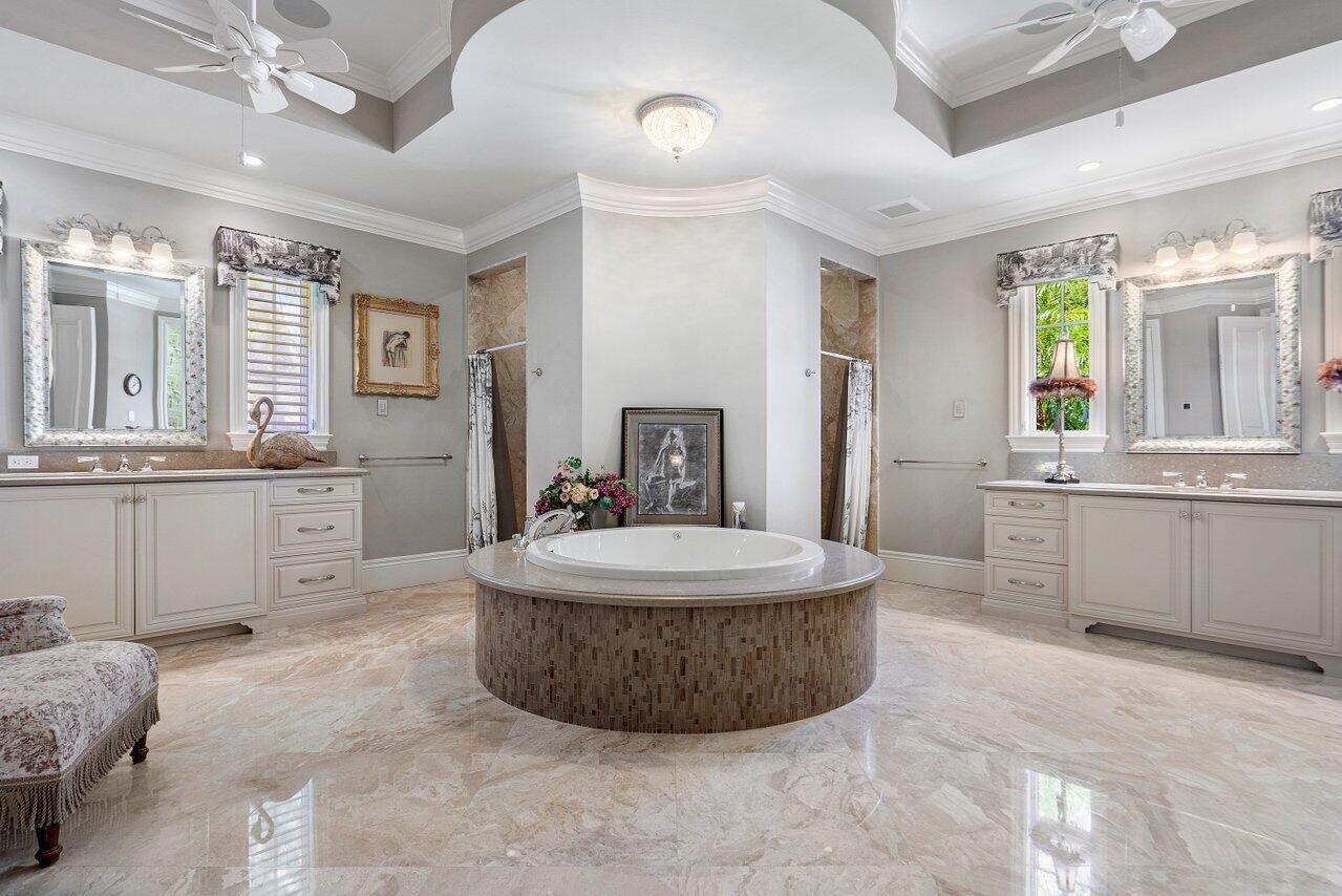 ADMIRALS COVE PAR E - Residential