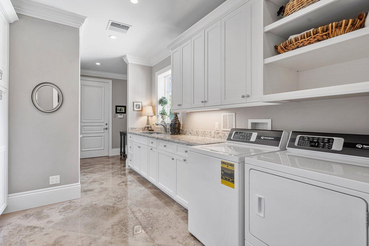 ADMIRALS COVE PAR E - Residential