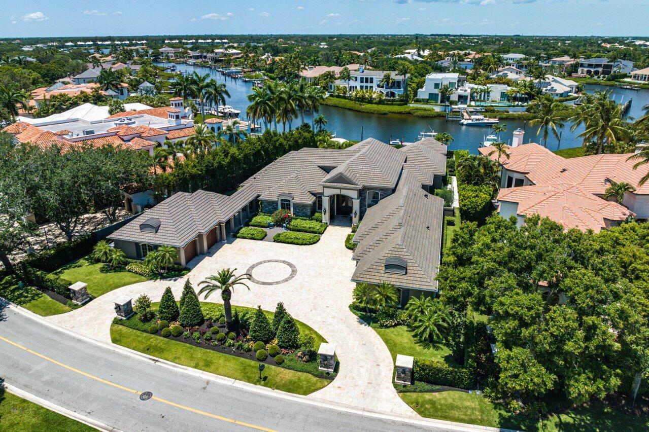 ADMIRALS COVE PAR E - Residential