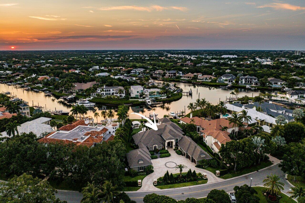 ADMIRALS COVE PAR E - Residential