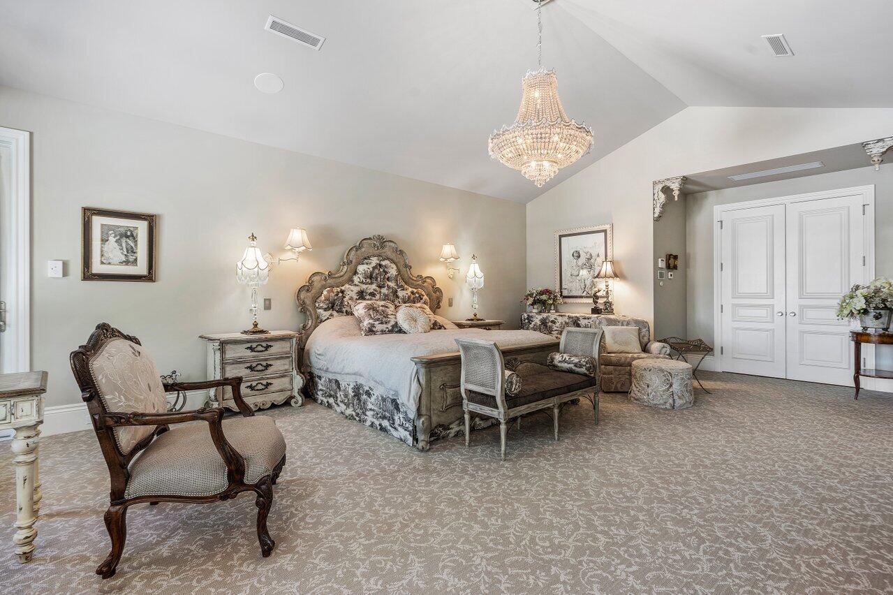 ADMIRALS COVE PAR E - Residential