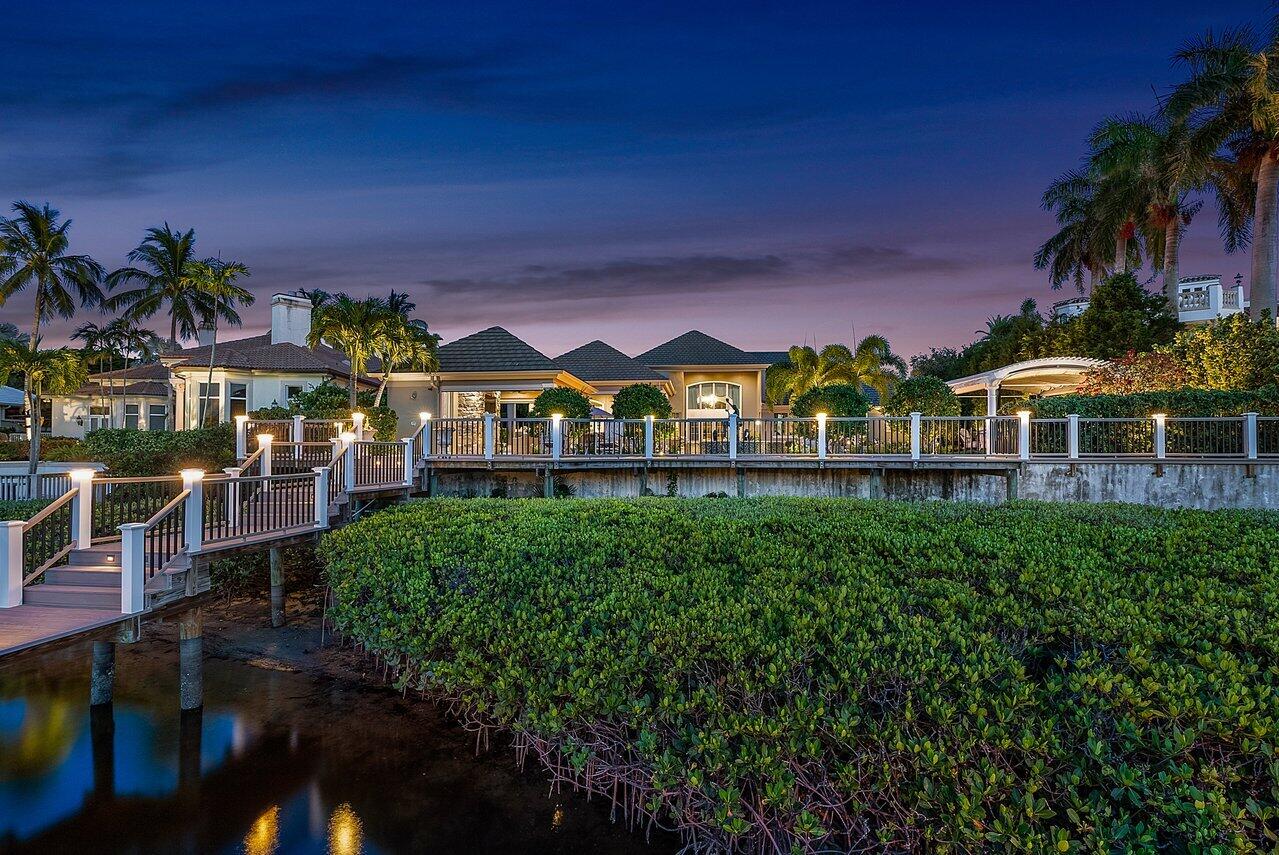 ADMIRALS COVE PAR E - Residential