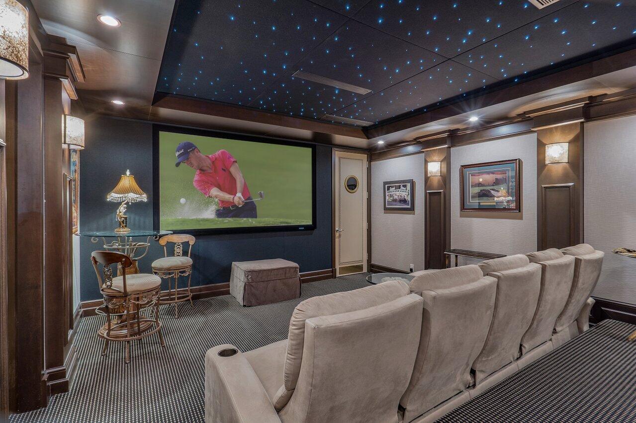 ADMIRALS COVE PAR E - Residential