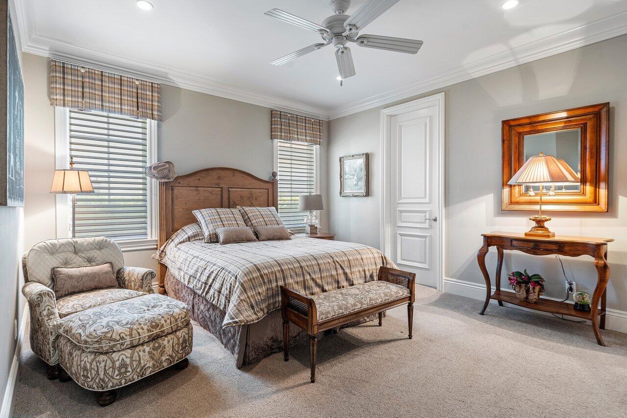 ADMIRALS COVE PAR E - Residential