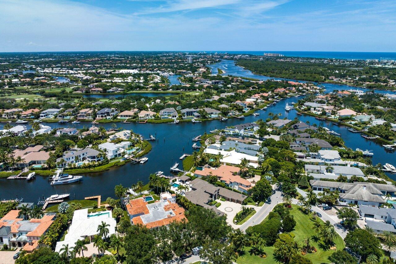 ADMIRALS COVE PAR E - Residential