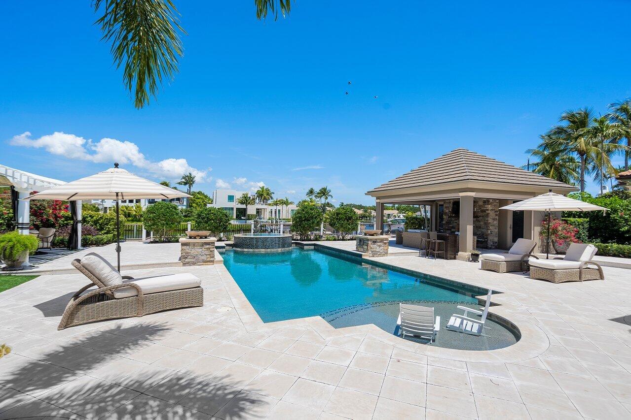 ADMIRALS COVE PAR E - Residential