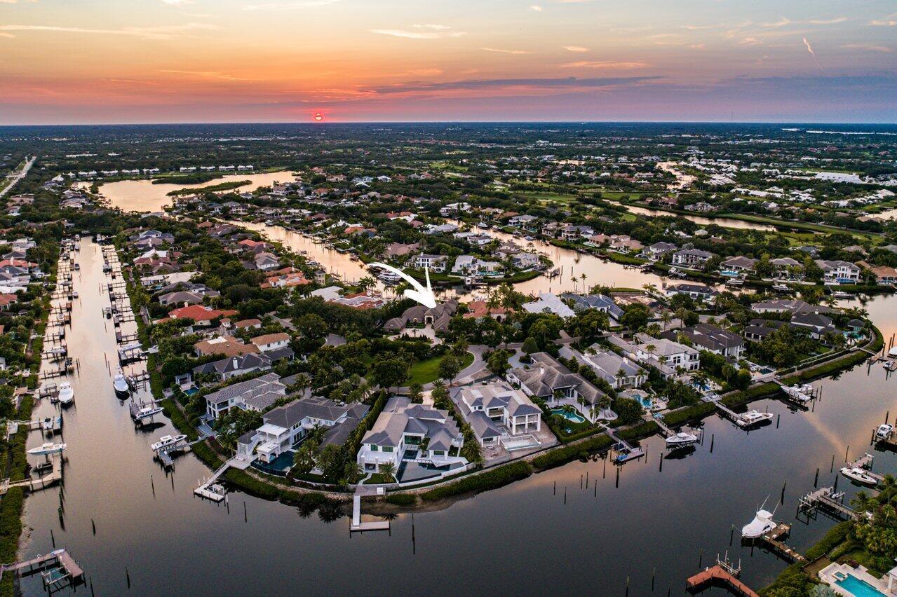 ADMIRALS COVE PAR E - Residential