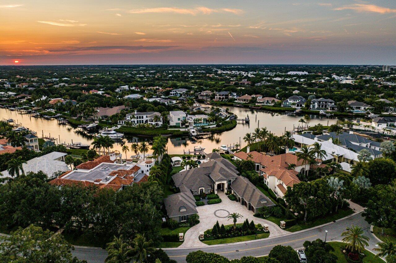 ADMIRALS COVE PAR E - Residential