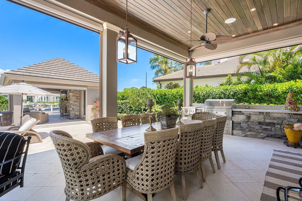 ADMIRALS COVE PAR E - Residential