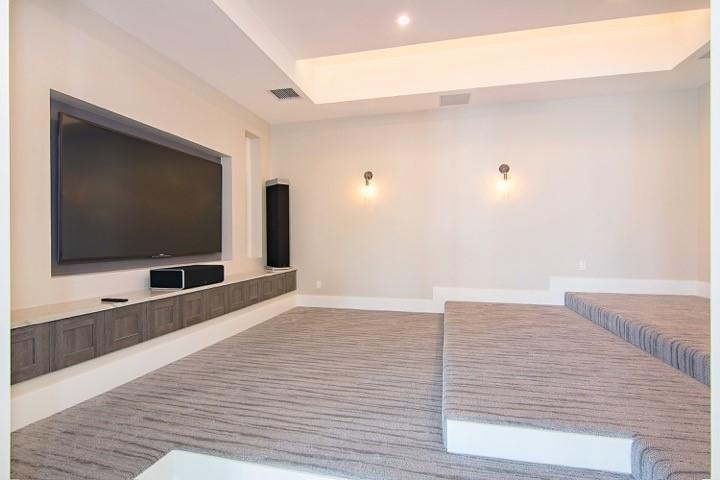 RIVERSIDE ON THE LOXAHATC - Residential