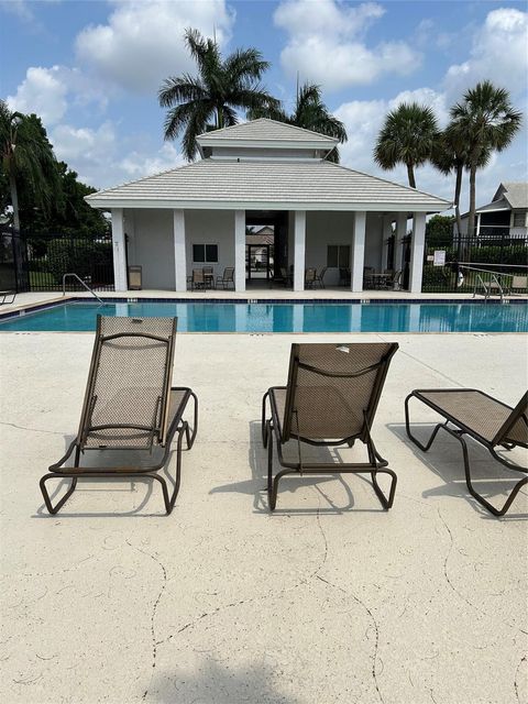 Townhouse in Lake Worth FL 7760 Stone Harbour Drive Dr 53.jpg