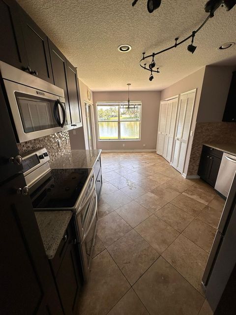 Townhouse in Lake Worth FL 7760 Stone Harbour Drive Dr 8.jpg