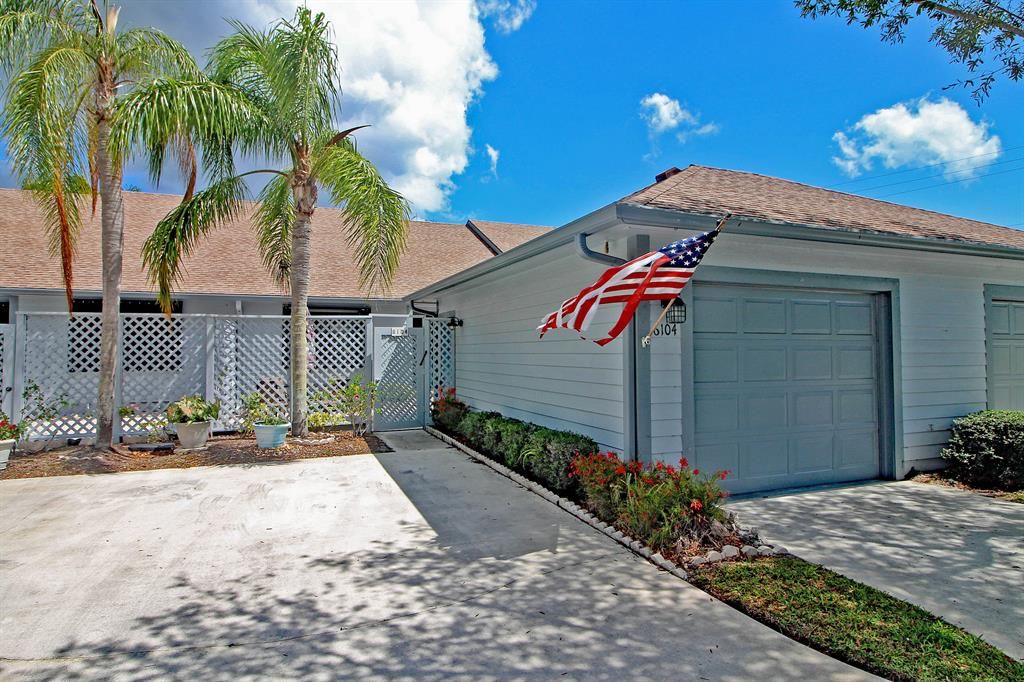 Photo of 6104 SE Georgetown Place, Hobe Sound, FL 33455 (MLS # R10723608)
