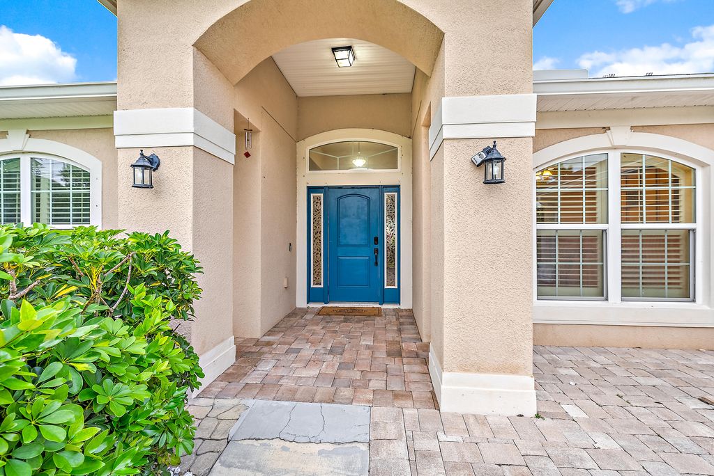 Photo of 1433 SW Edinburgh Drive, Port Saint Lucie, FL 34952 (MLS # R11083002)