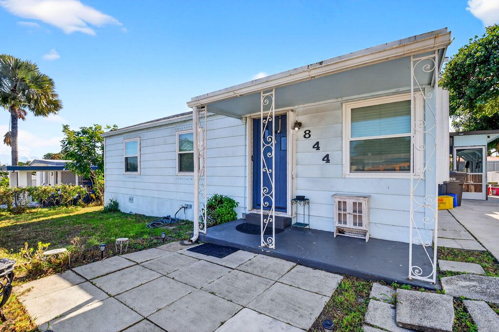 Photo of 844 Bradley Street, West Palm Beach, FL 33405 (MLS # R11133933)