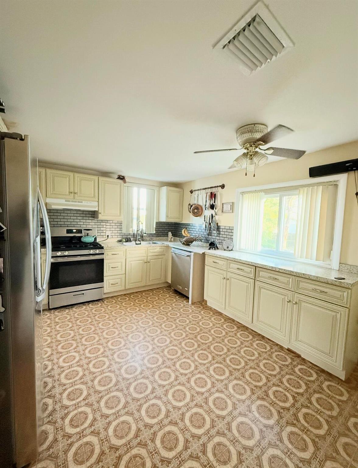 LAKEVIEW RIDGE - Residential