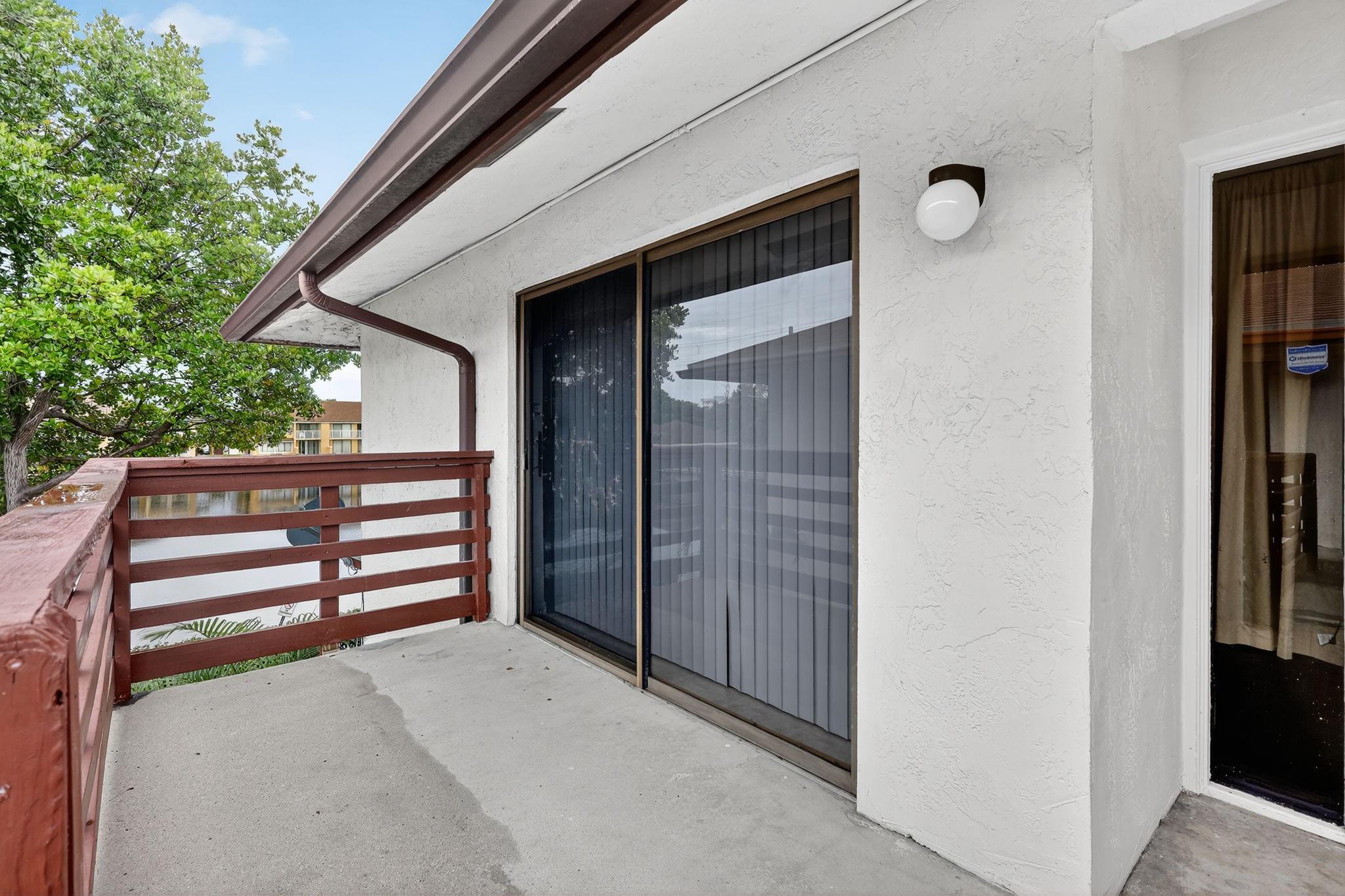 615 NW 210th St 201-25