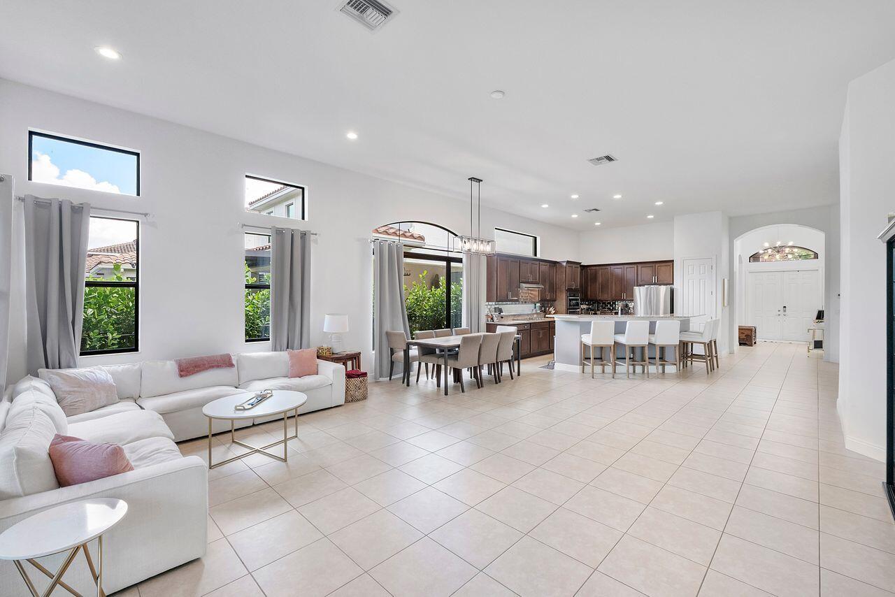 PARKLAND GOLF AND COUNTRY CLUB - Residential