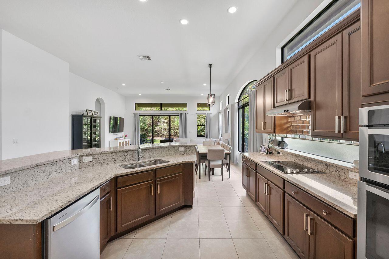 PARKLAND GOLF AND COUNTRY CLUB - Residential