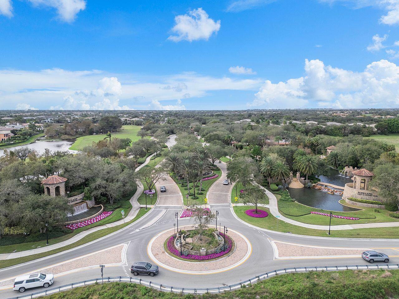 PARKLAND GOLF AND COUNTRY CLUB - Residential