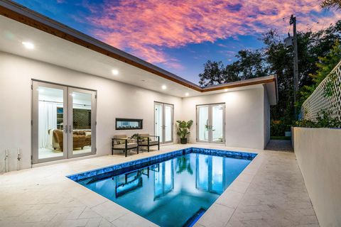 2330 Lake Avenue West Palm Beach FL 33401