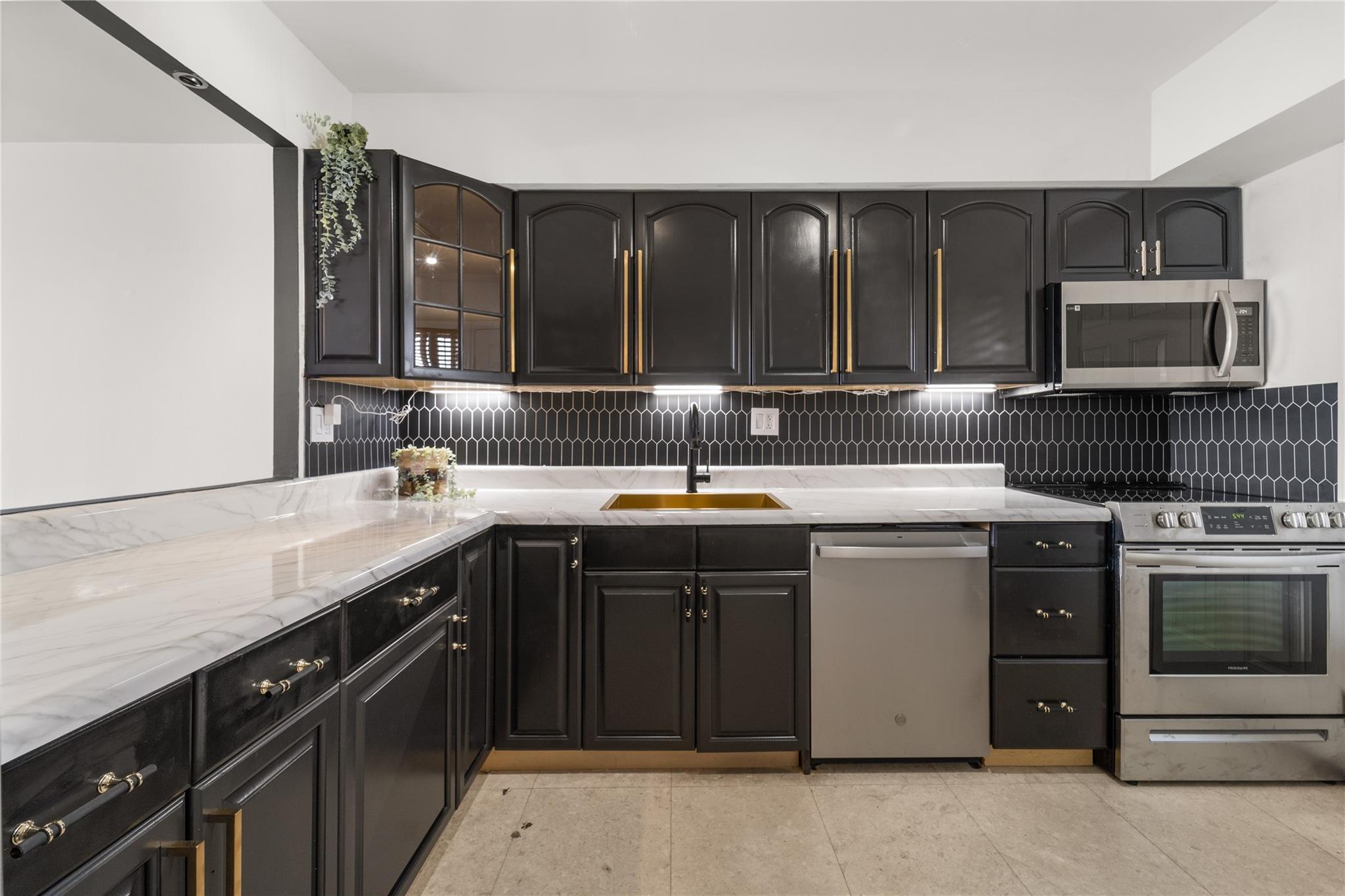 Riviera Condo - Residential
