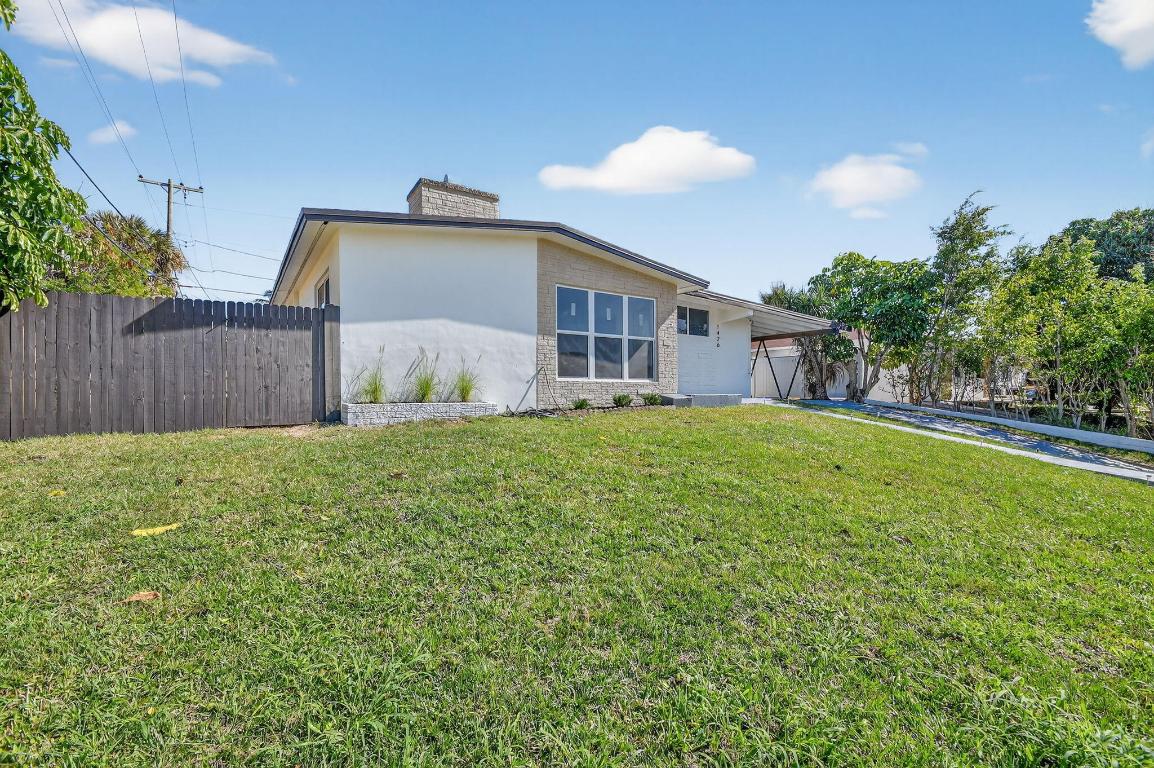 1426 Hillcrest Dr Drive