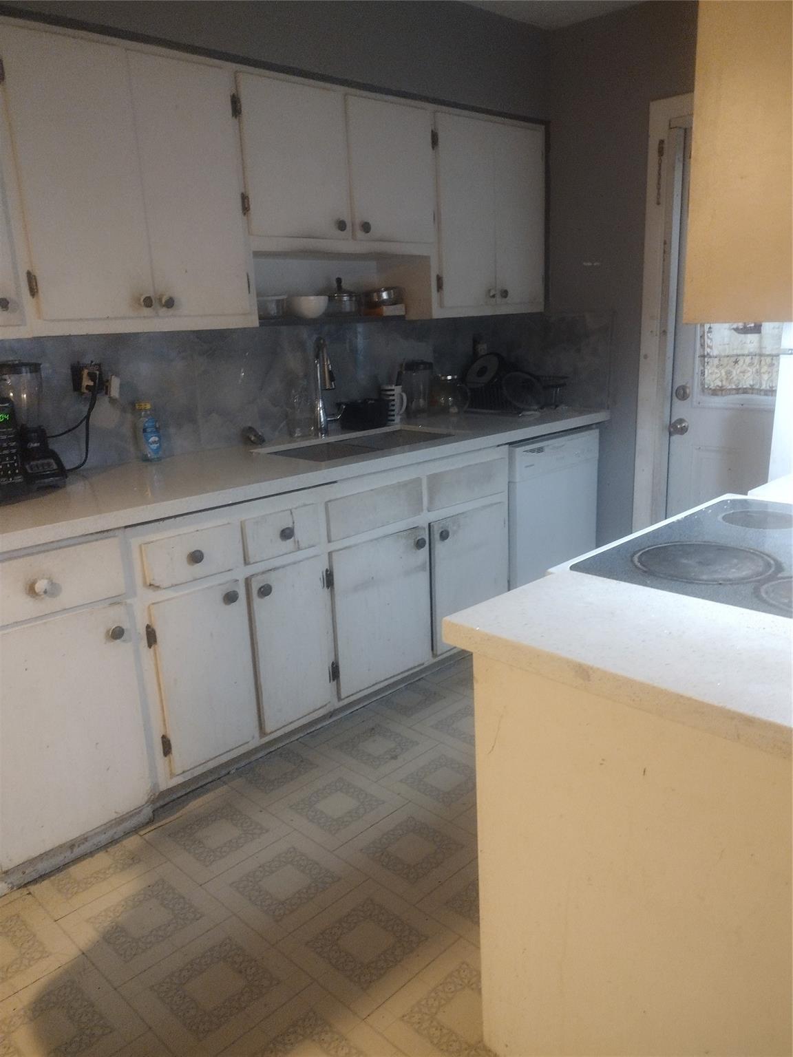 THE CHERRYTREE CONDO - Residential