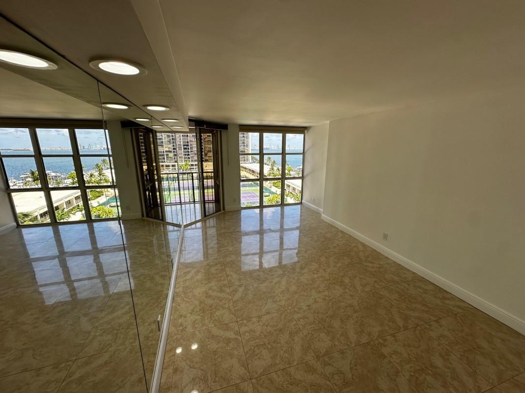 Photo 6 of 18 of 1925 Brickell Ave 804-805 condo