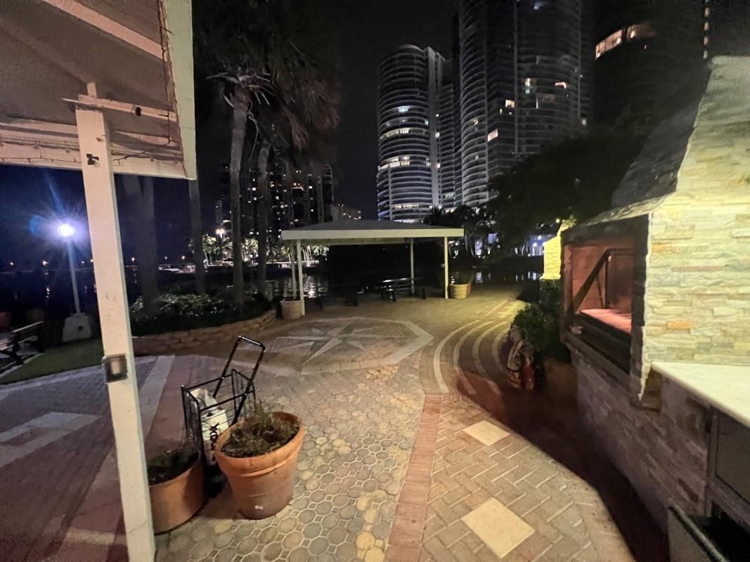 Photo 9 of 18 of 1925 Brickell Ave 804-805 condo