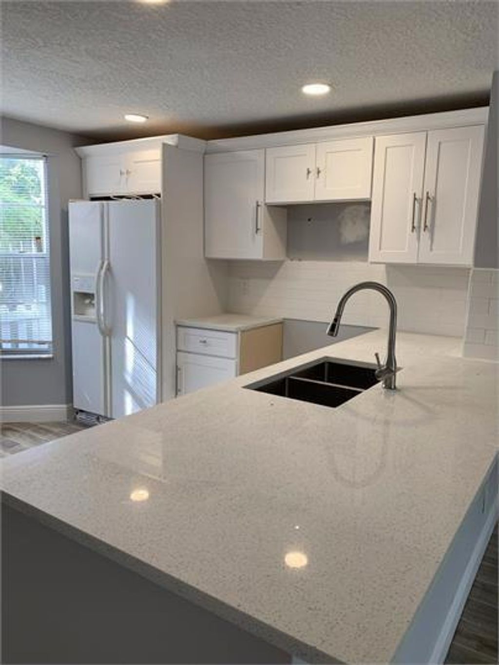 Photo of 125 SW 3rd Street, Pompano Beach, FL 33060 (MLS # B26010602)