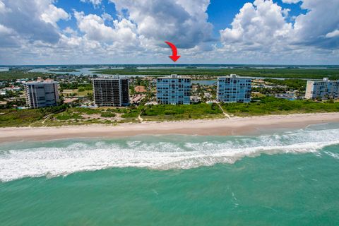 A home in Hutchinson Island