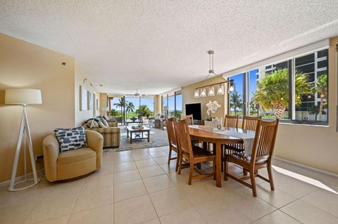 A home in Hutchinson Island