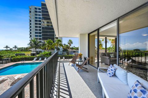 A home in Hutchinson Island