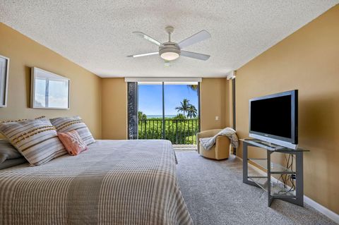 A home in Hutchinson Island