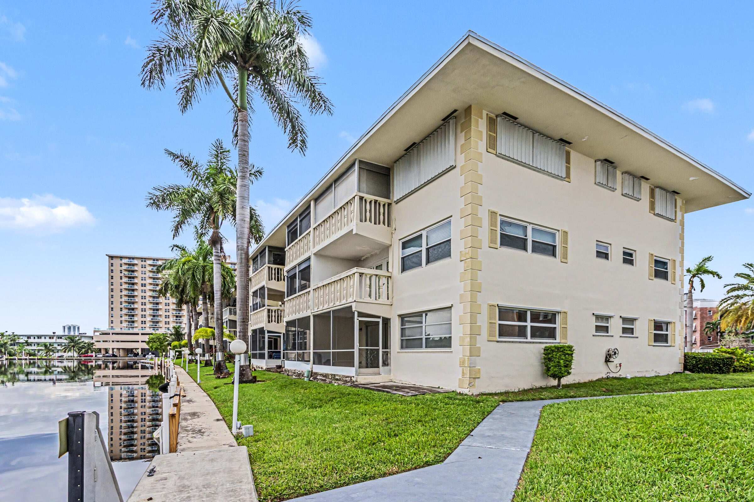 460 Paradise Isle Boulevard 101