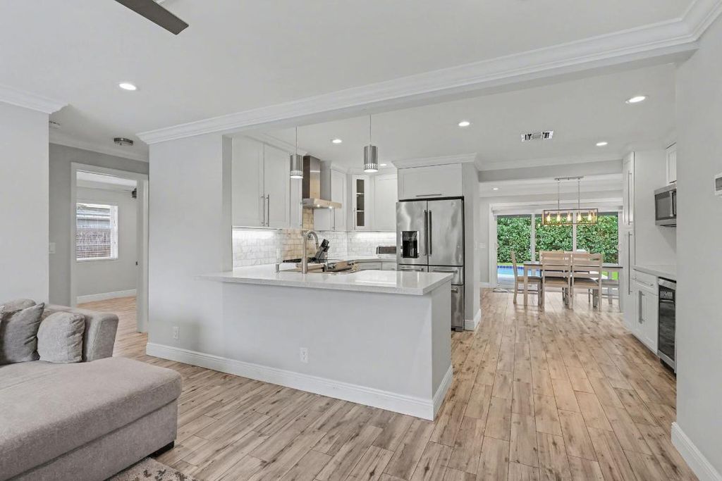 Photo of 124 SW 11th Avenue, Boynton Beach, FL 33435 (MLS # R11157507)