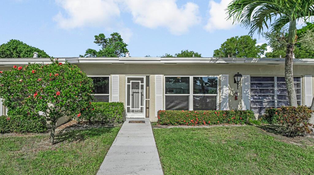 PALM GREENS AT VILLA DEL - Residential Lease