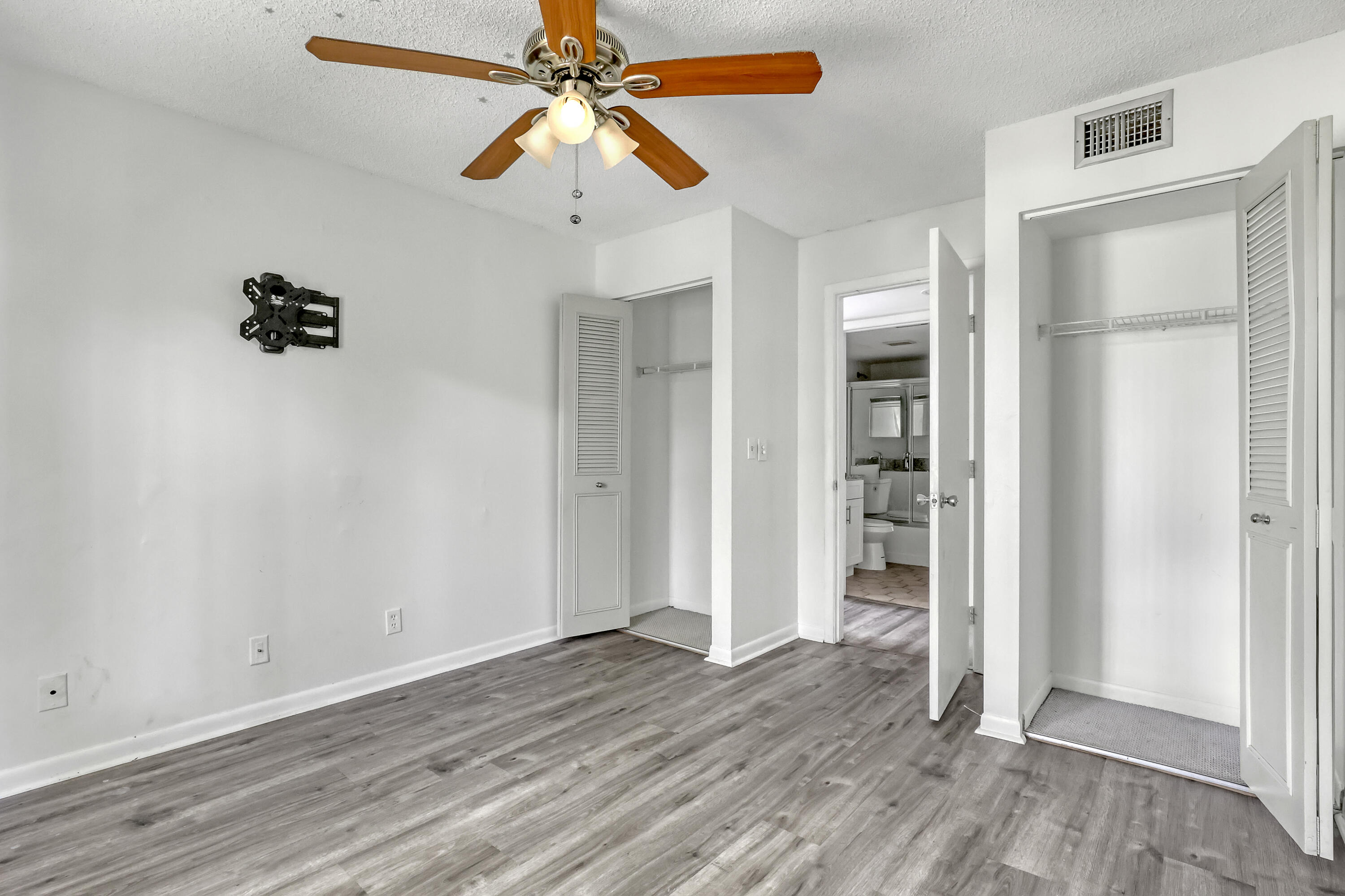 PALM CLUB WEST VILLAGE 1 CONDO - Residential