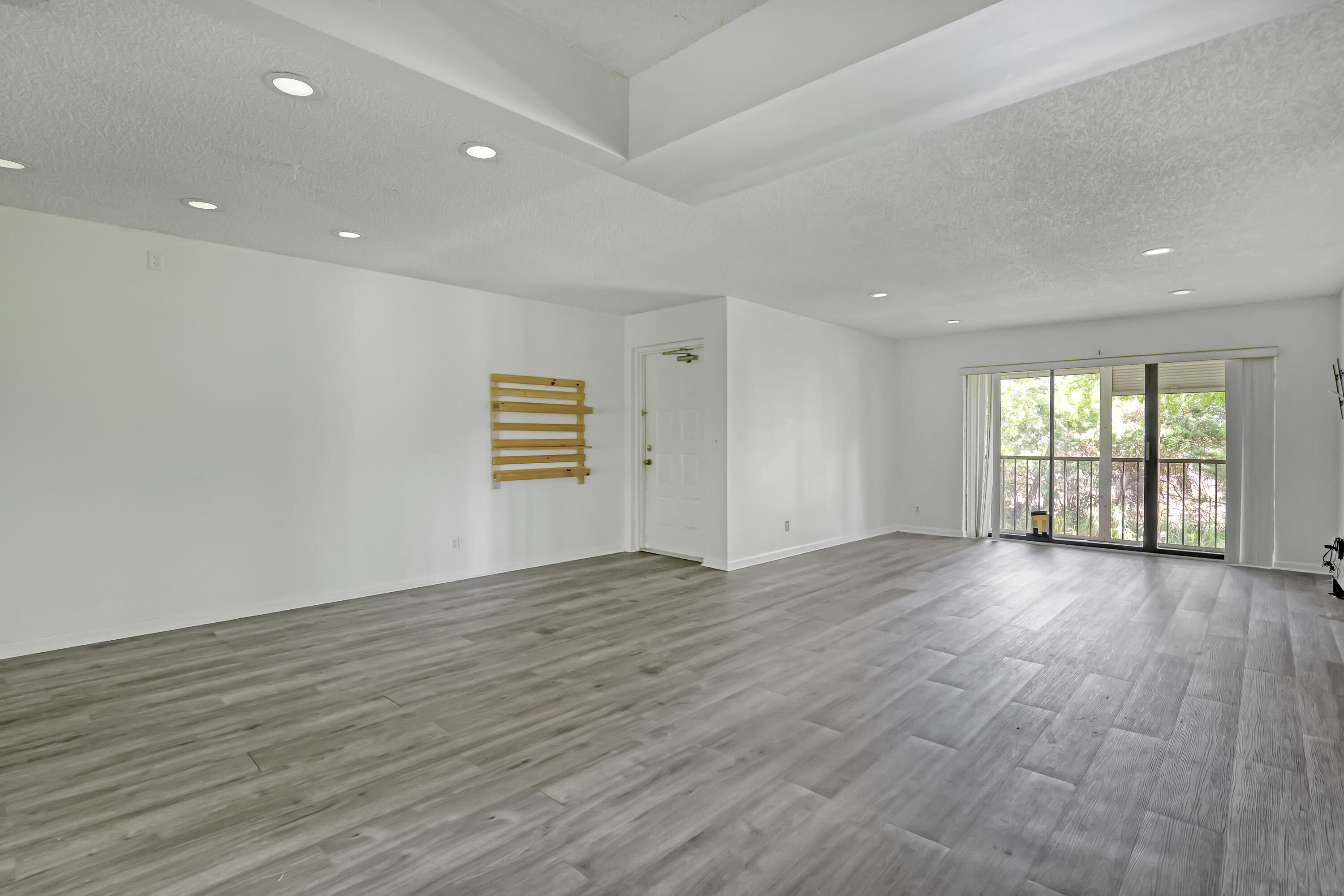 PALM CLUB WEST VILLAGE 1 CONDO - Residential